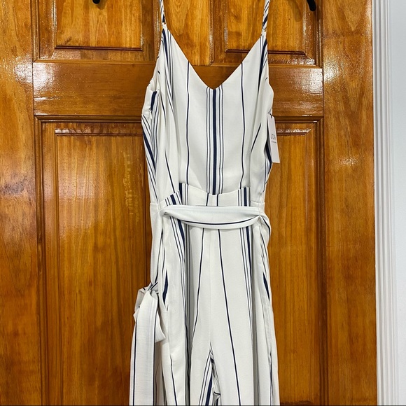 NWT J.O.A Crop Leg Jumpsuit - Picture 12 of 16